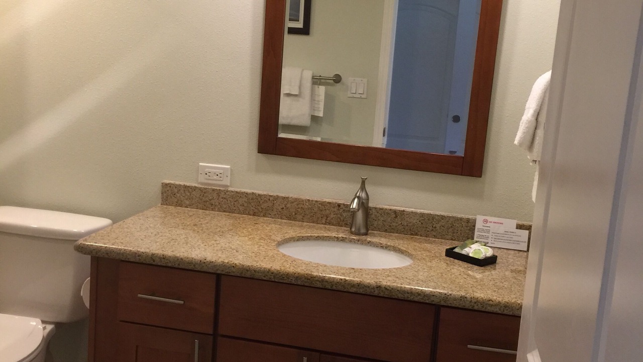 Photo of Bathroom in Historic Lahaina Front Street