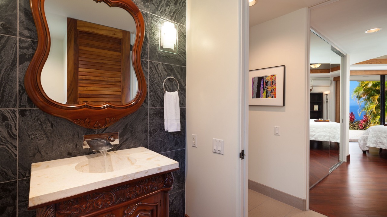 Photo of Bathroom in Kahaluu-Keauhou