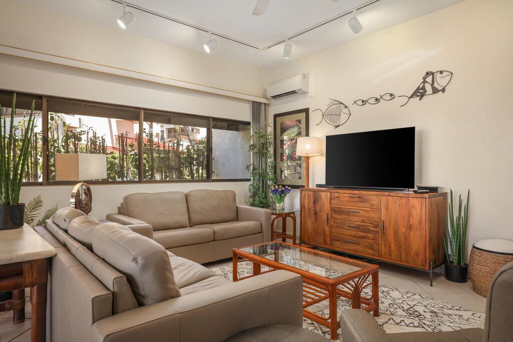 Photo of Livingroom in Kahaluu-Keauhou