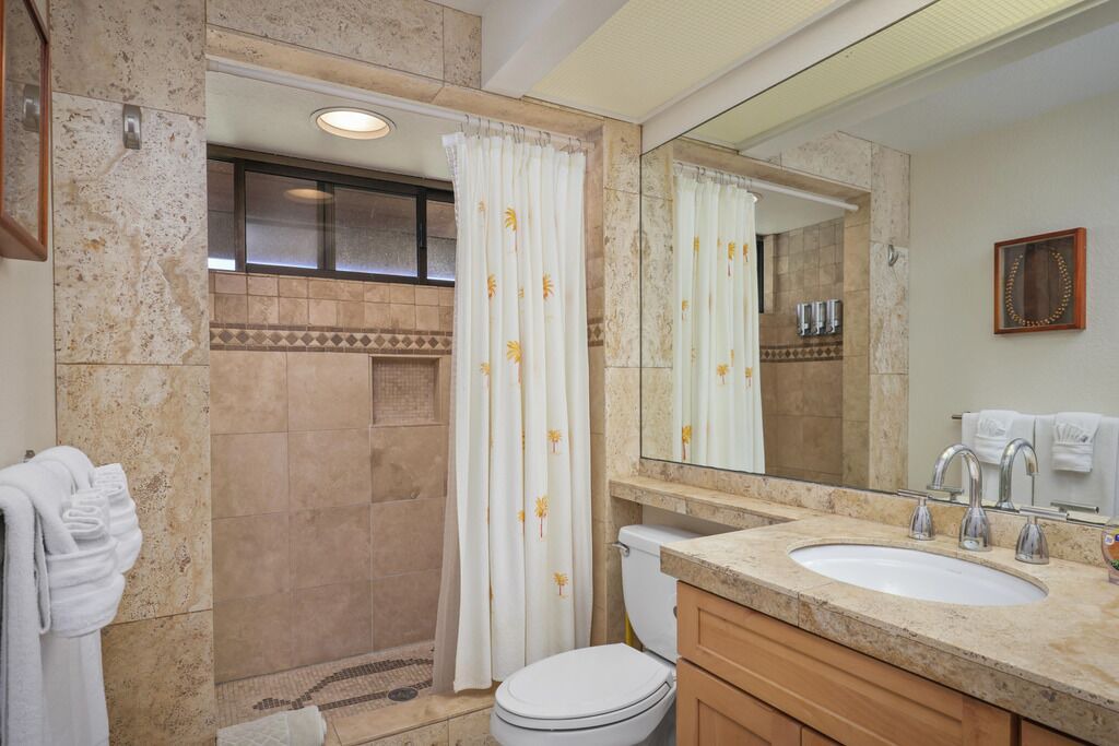 Photo of Bathroom in Kahaluu-Keauhou