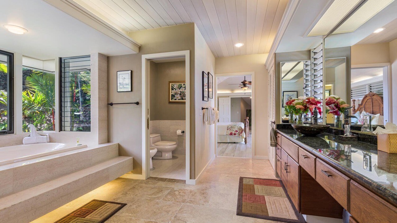 Photo of Bathroom in Kahaluu-Keauhou