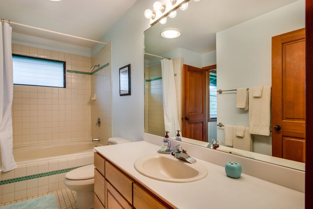 Photo of Bathroom in Kalihiwai