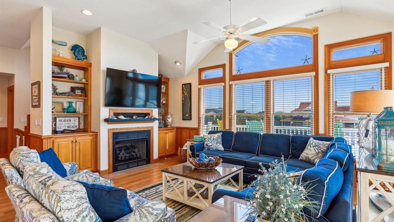 Photo of Livingroom in Whalehead Beach