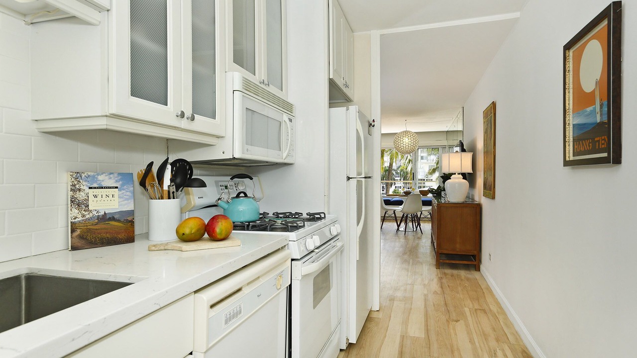 Photo of Kitchen in Diamond Head - Kapahulu - St. Louis