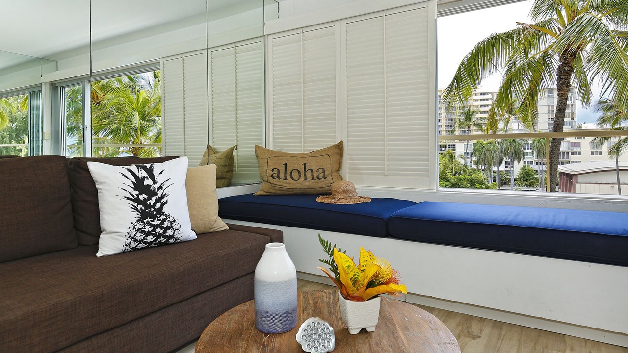Photo of Livingroom in Diamond Head - Kapahulu - St. Louis
