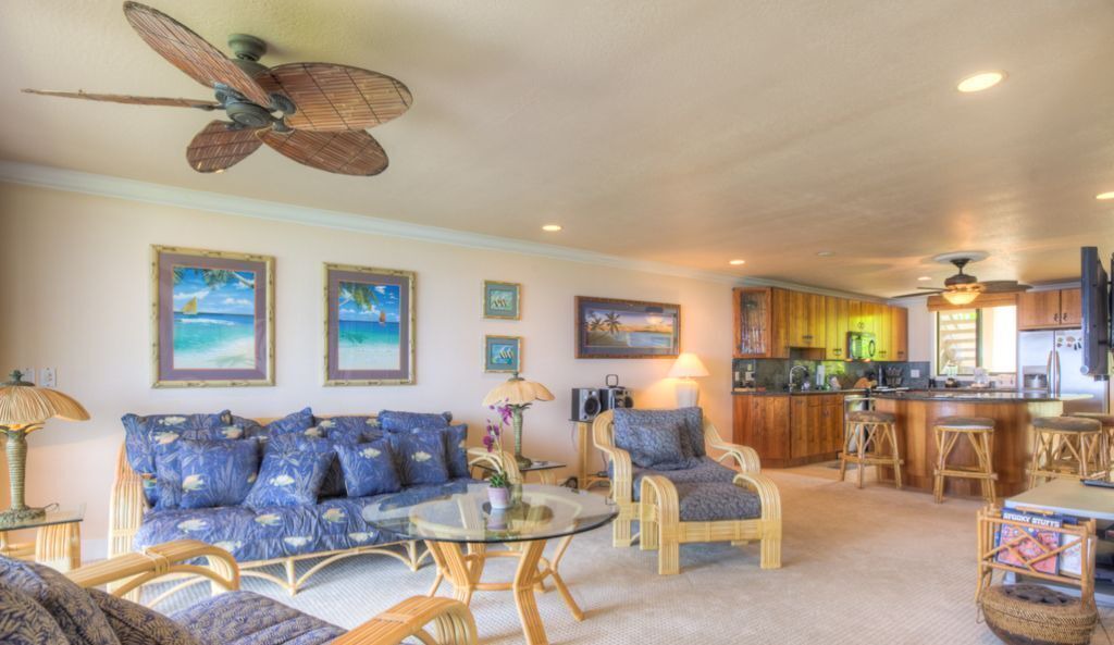 Photo of Livingroom in Kahaluu Bay