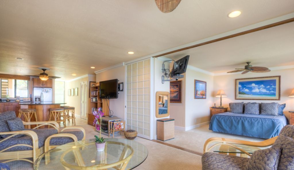 Photo of Livingroom in Kahaluu Bay