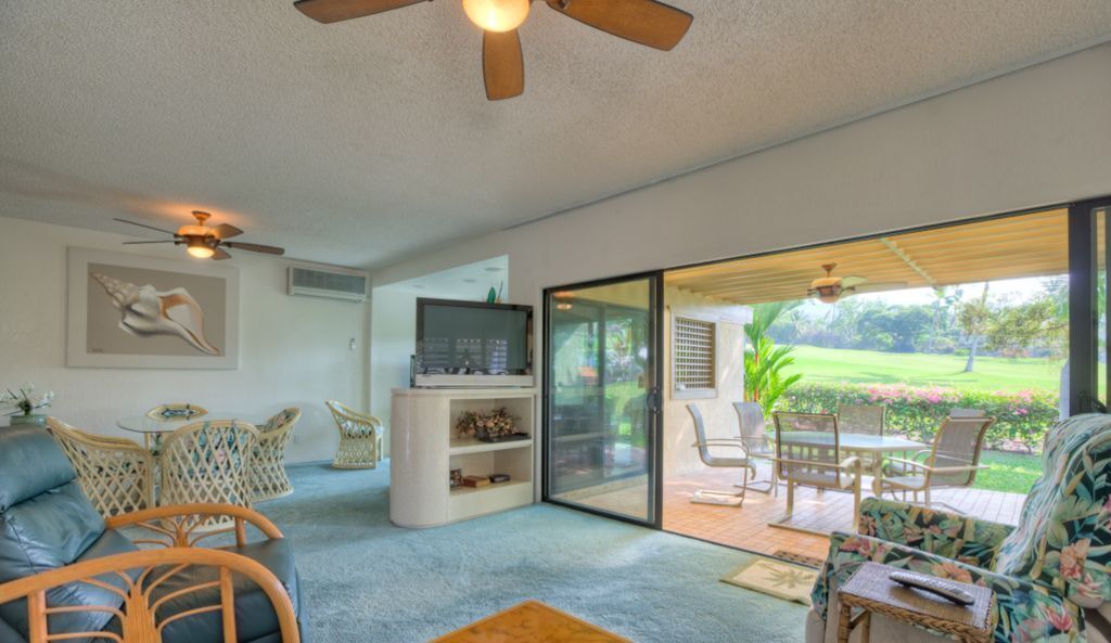 Photo of Livingroom in Kahaluu-Keauhou