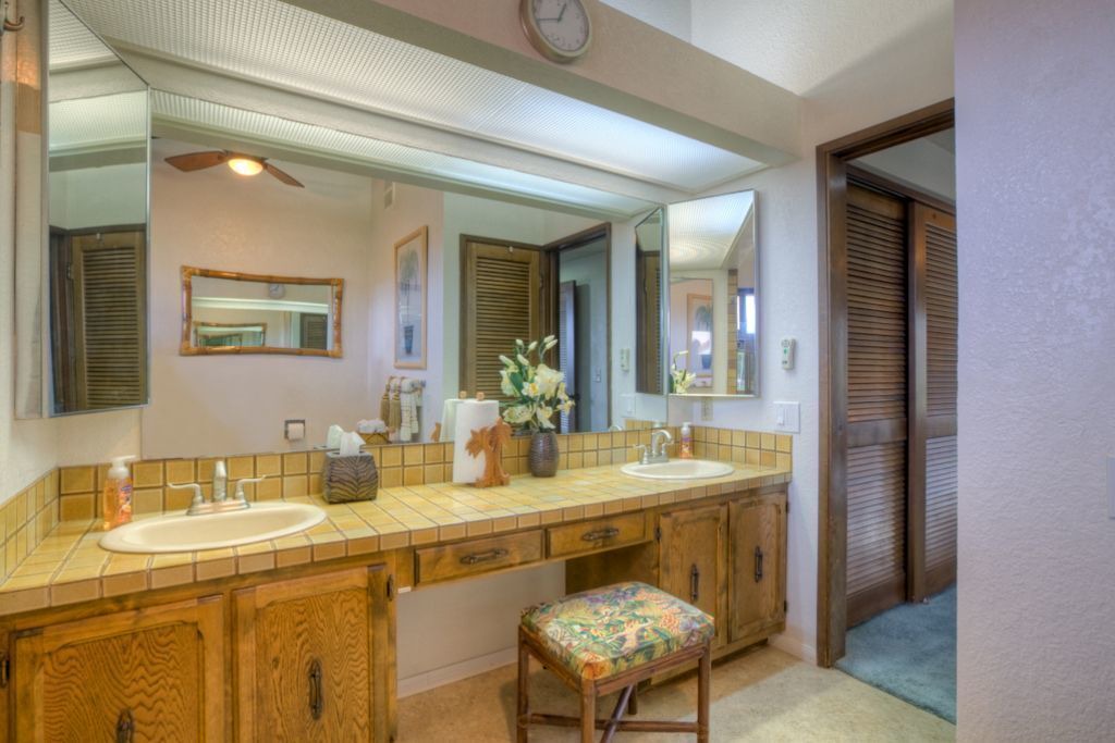 Photo of Bathroom in Kahaluu-Keauhou