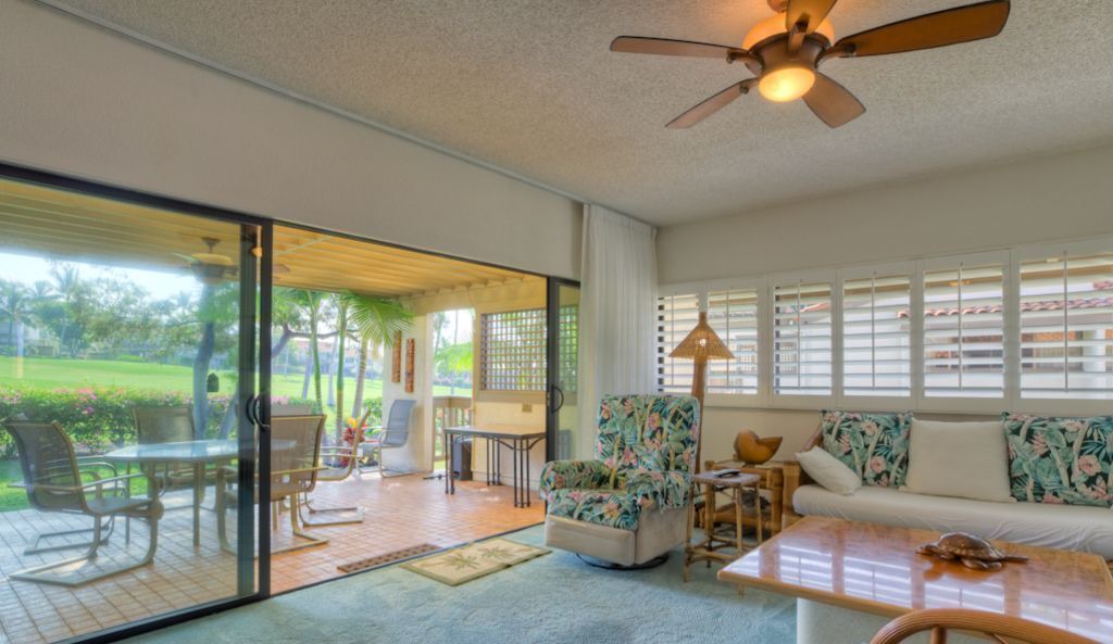 Photo of Livingroom in Kahaluu-Keauhou
