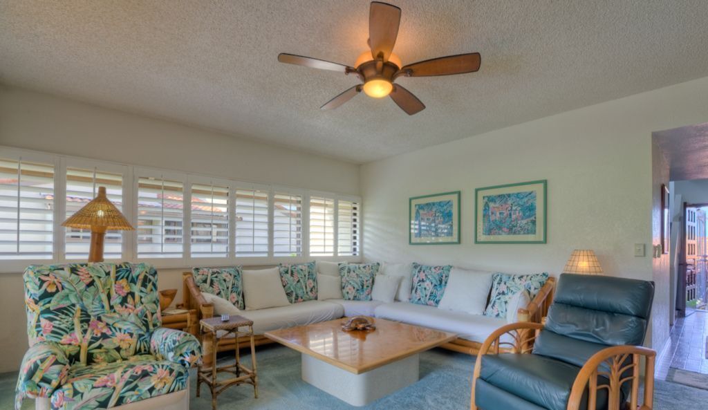 Photo of Livingroom in Kahaluu-Keauhou
