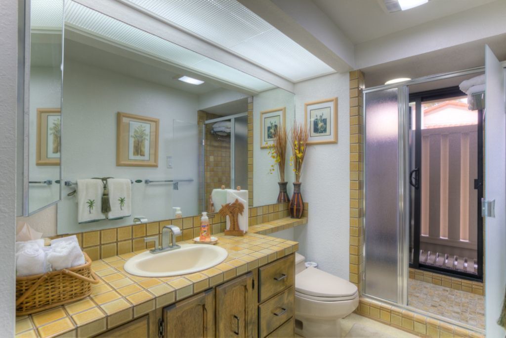 Photo of Bathroom in Kahaluu-Keauhou