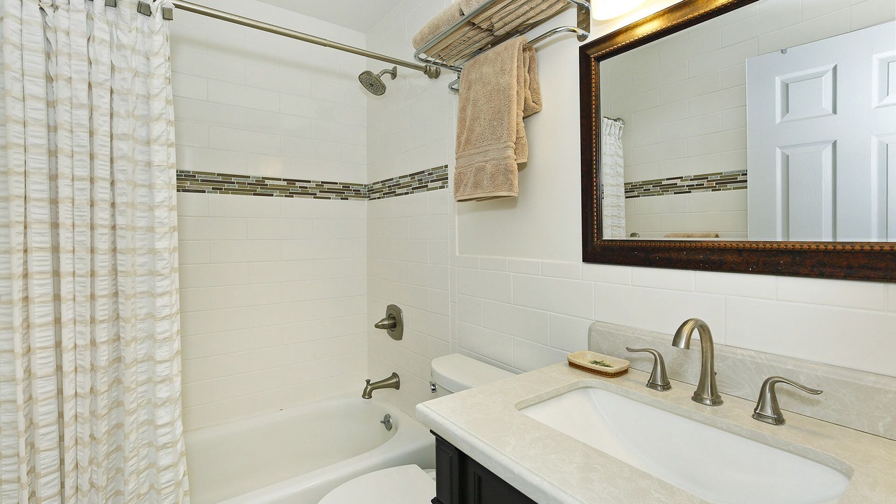Photo of Bathroom in Waikiki