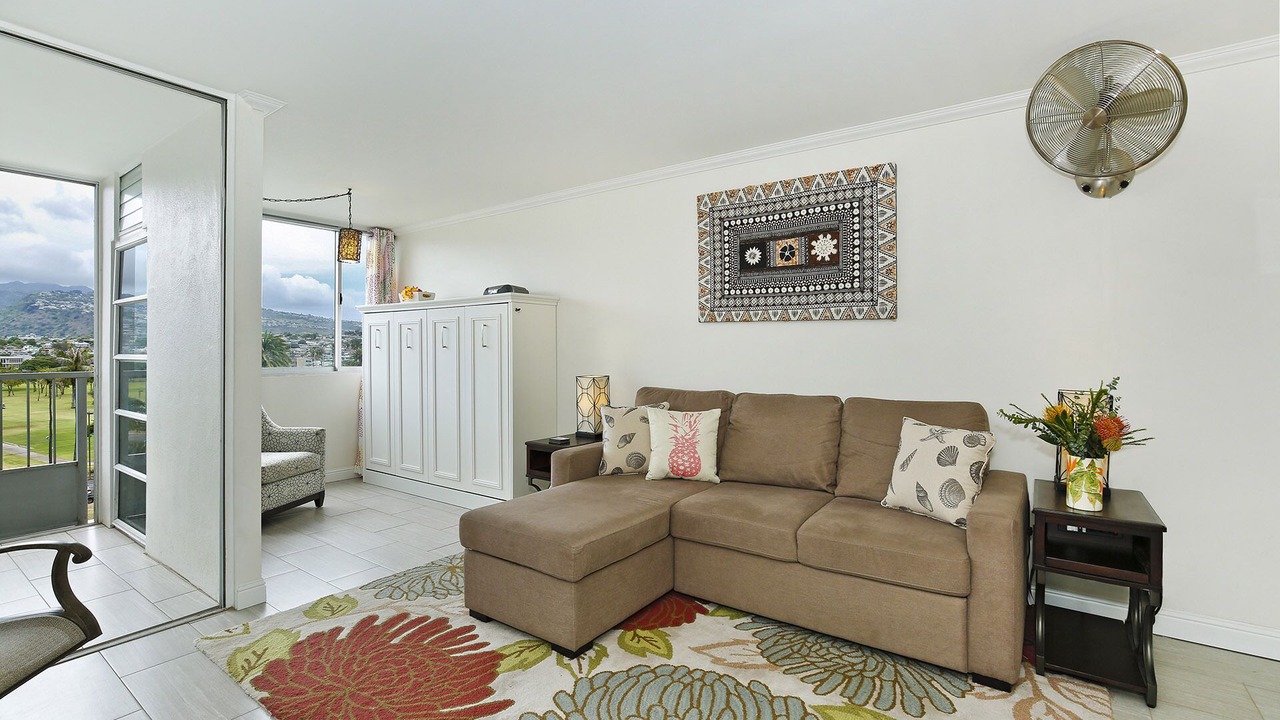 Photo of Livingroom in Waikiki