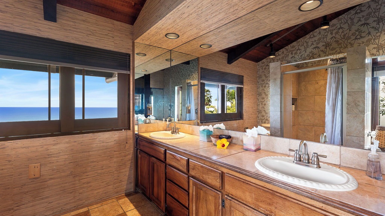 Photo of Bathroom in Kahaluu-Keauhou