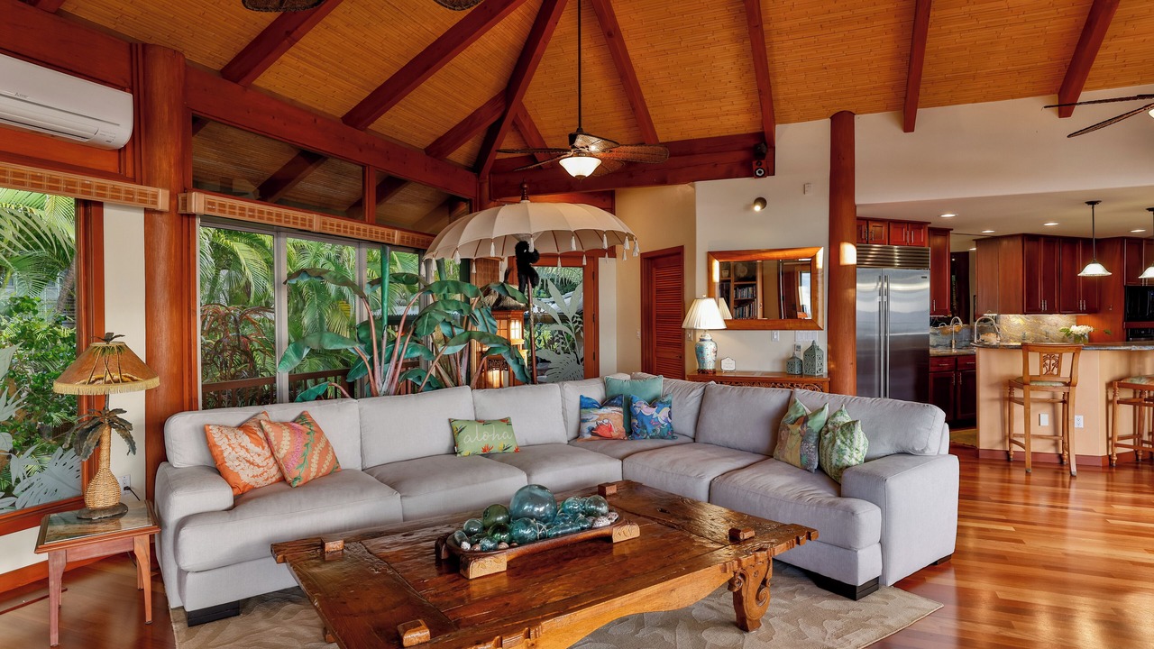 Photo of Livingroom in Puako