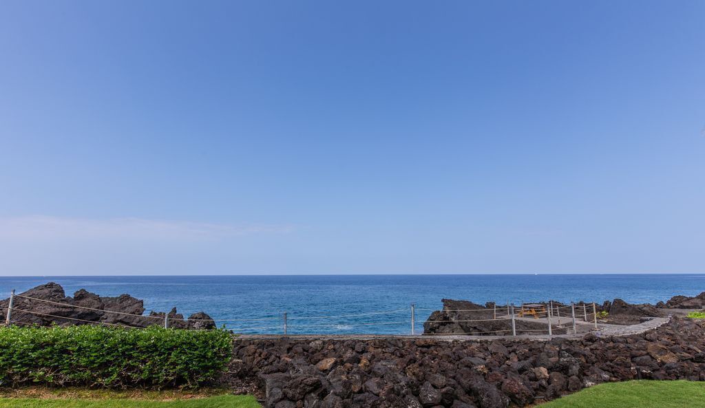 Photo of Others in Kahaluu Bay