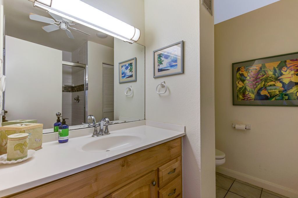 Photo of Bathroom in Kahaluu Bay