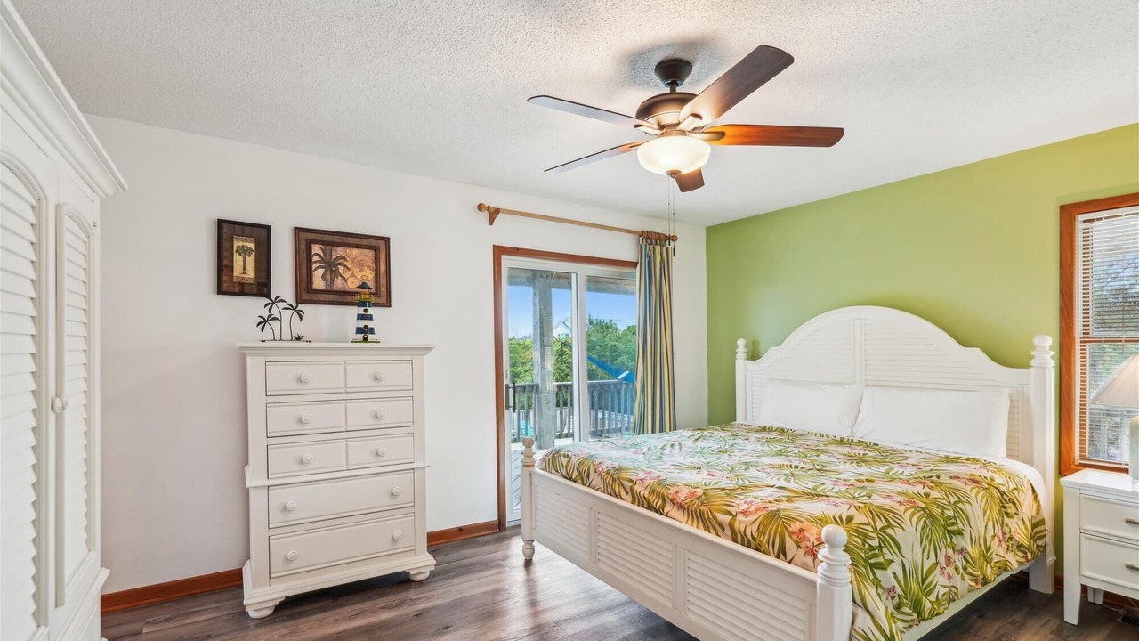 Photo of Bedroom in Whalehead Beach