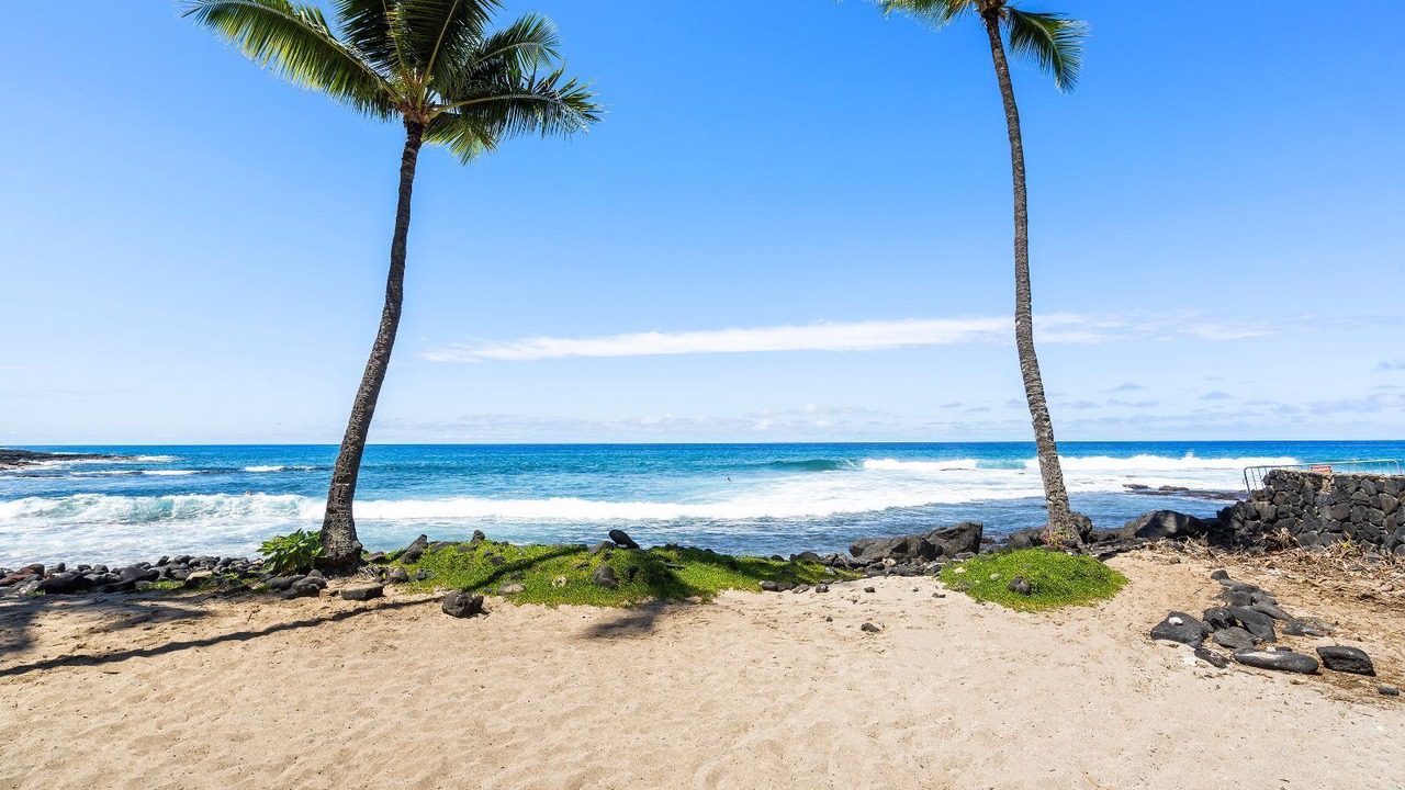 Photo of Others in Historic Kailua Village