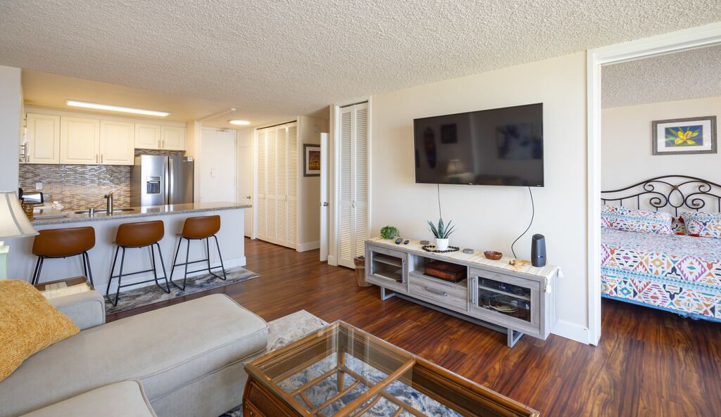Photo of Livingroom in Waikiki