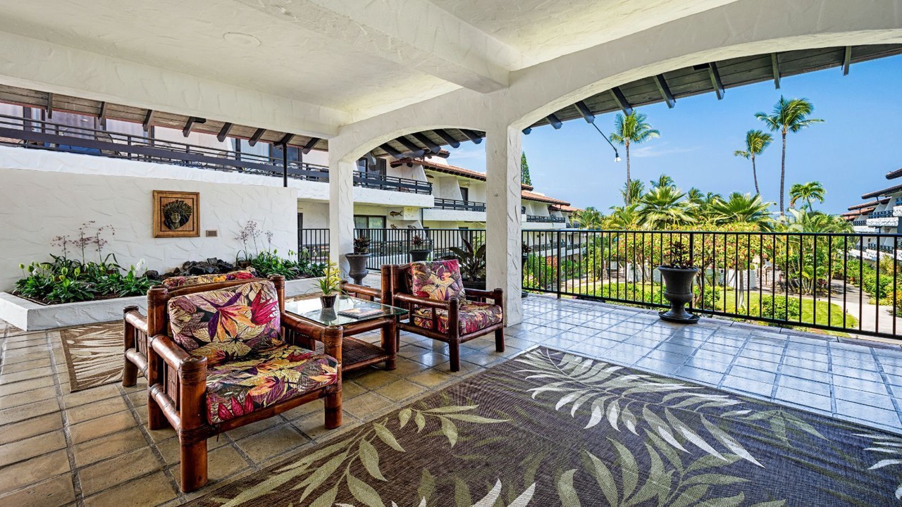 Photo of Patio Balcony in Historic Kailua Village