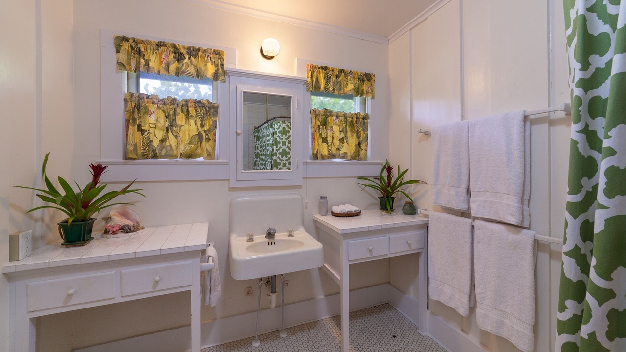 Photo of Bathroom in Waimanalo Beach