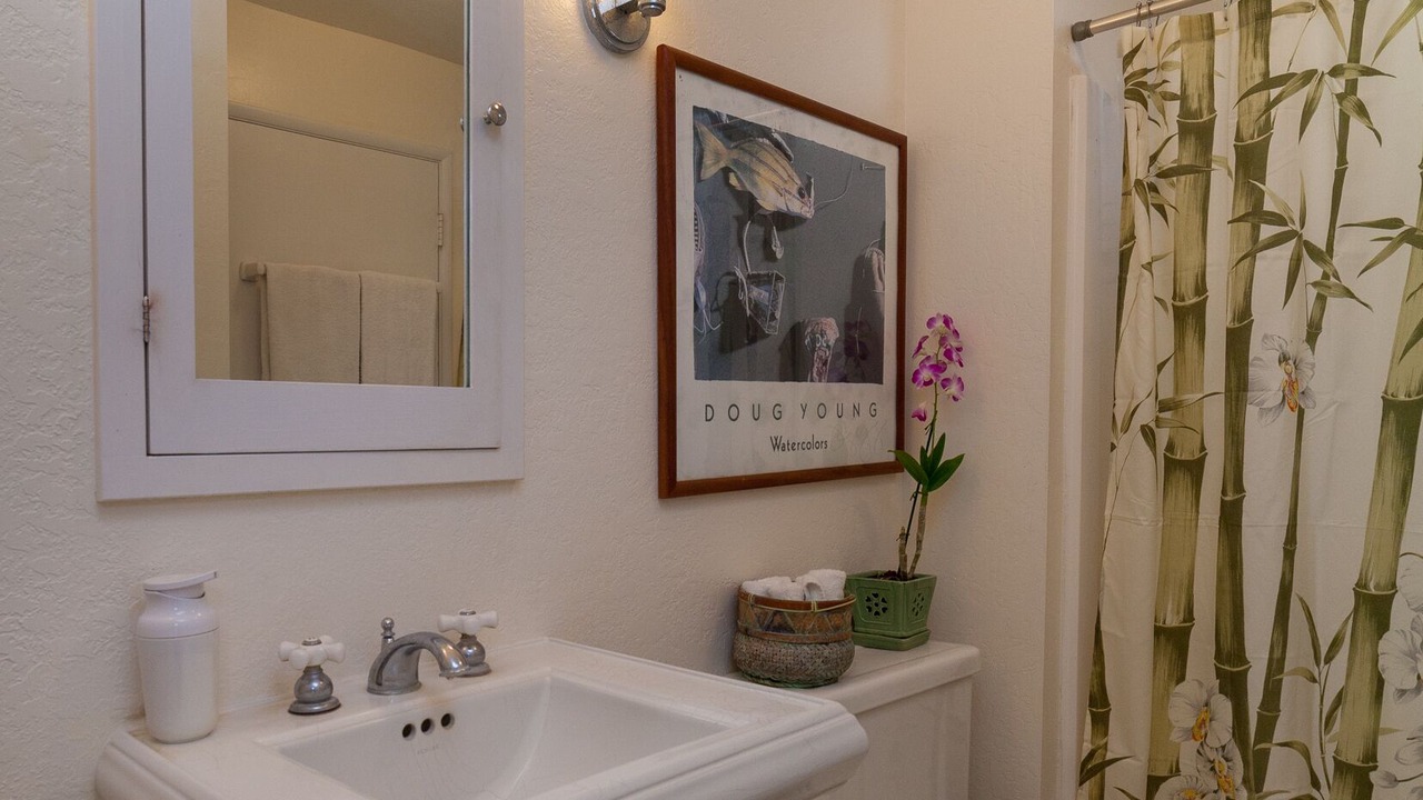 Photo of Bathroom in Waimanalo Beach