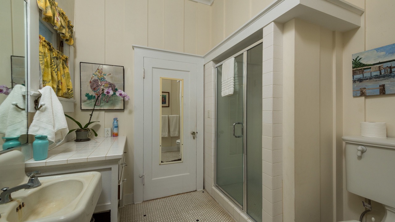 Photo of Bathroom in Waimanalo Beach