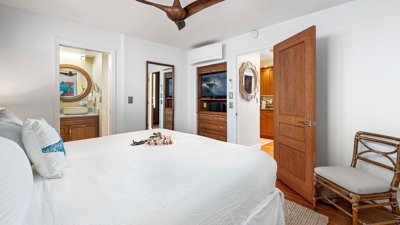 Photo of Bathroom in Historic Kailua Village