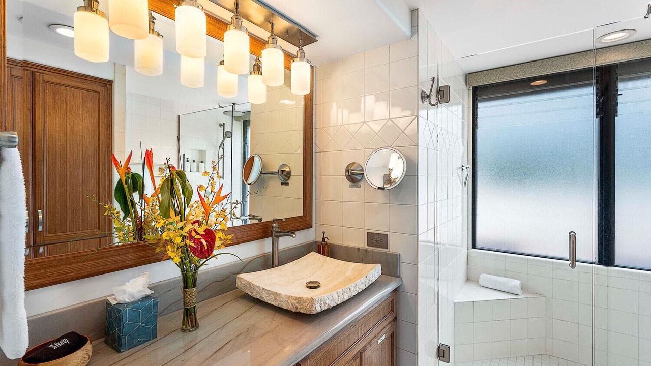 Photo of Bathroom in Historic Kailua Village