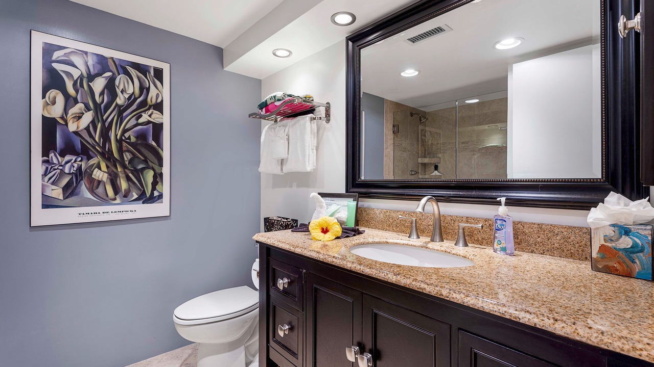 Photo of Bathroom in Historic Kailua Village