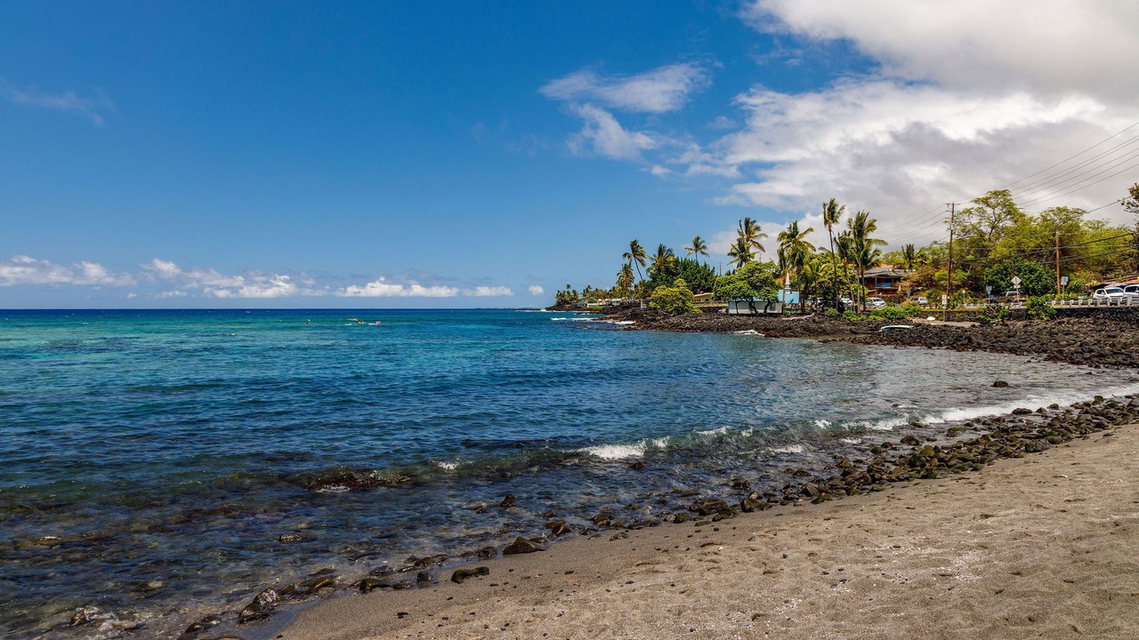 Photo of Others in Kahaluu Bay