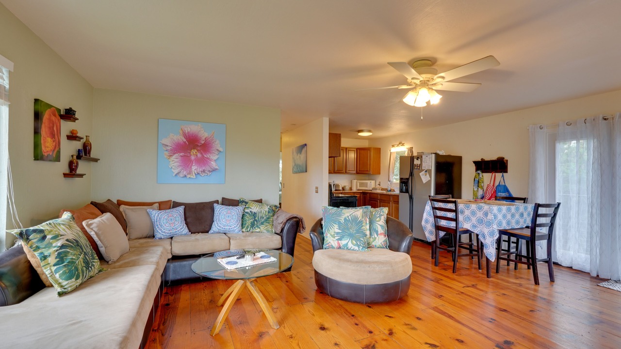 Photo of Livingroom in Kona Palisades