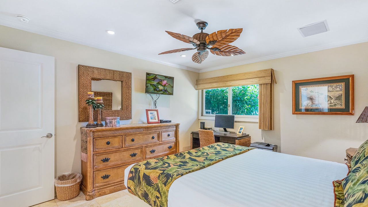 Photo of Bedroom in Downtown Lahaina