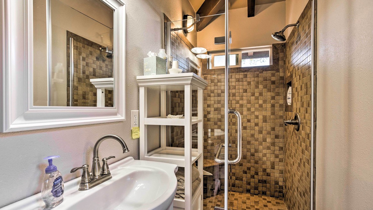 Photo of Bathroom in Captain Cook