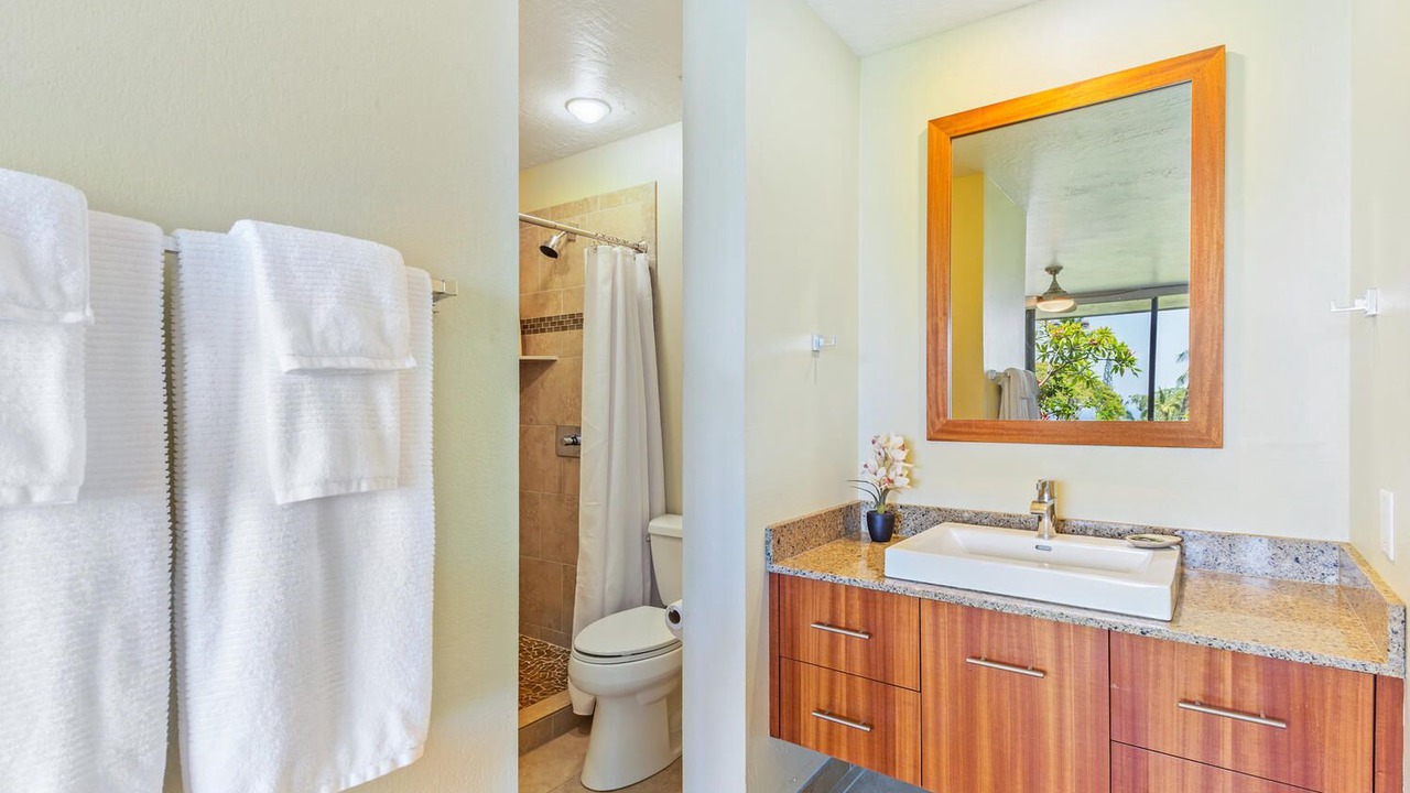 Photo of Bathroom in Keauhou