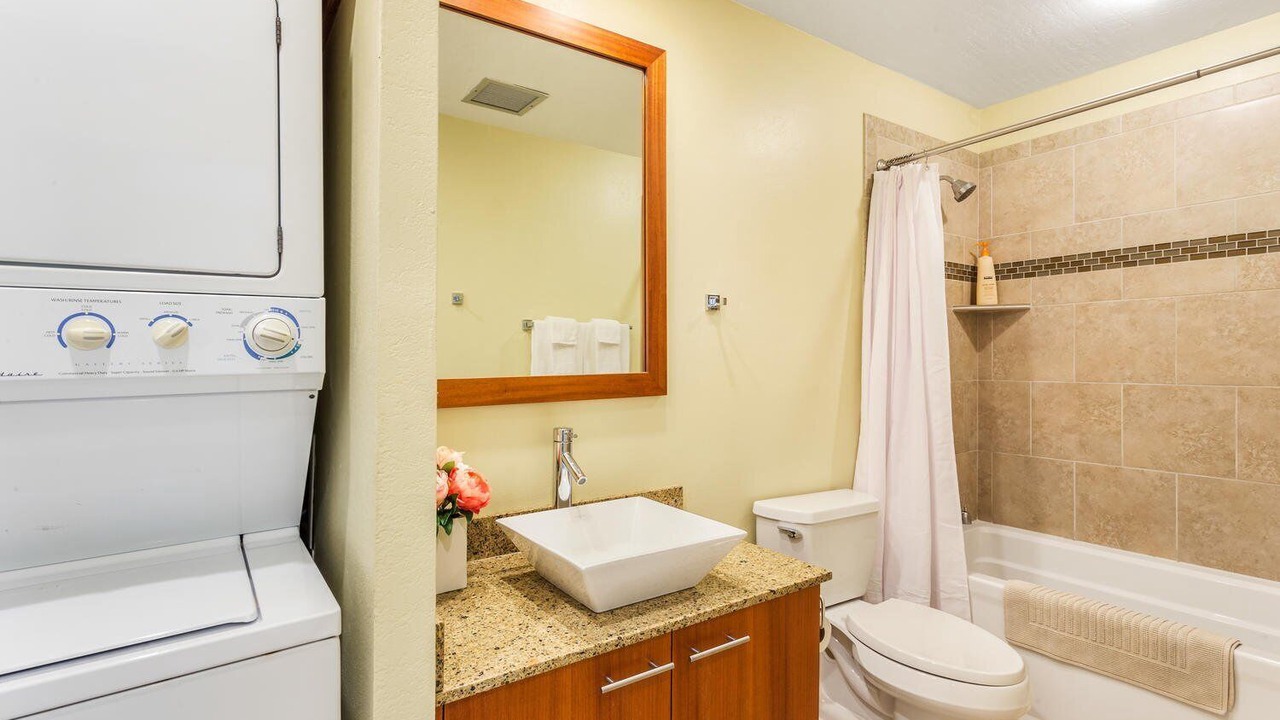 Photo of Bathroom in Keauhou