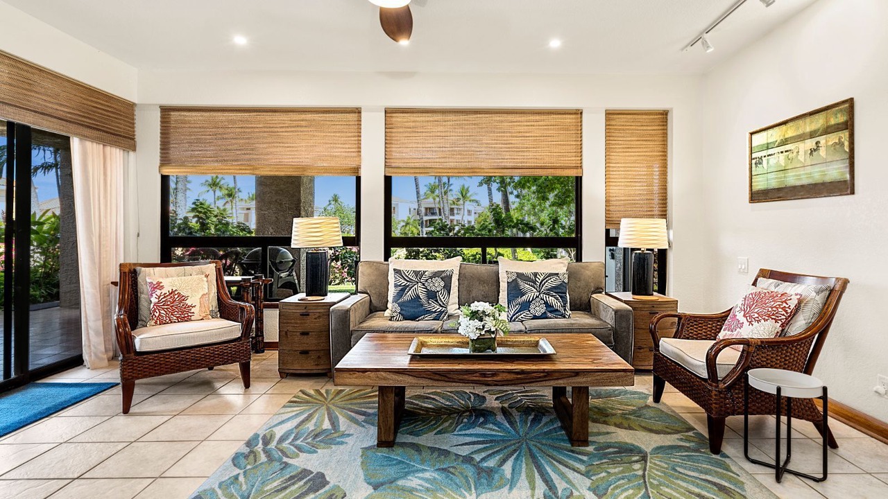 Photo of Livingroom in Waikoloa