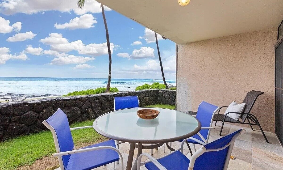 Photo of Others in Historic Kailua Village