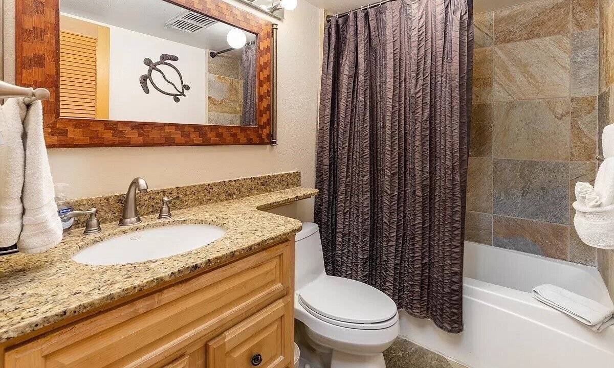 Photo of Bathroom in Historic Kailua Village
