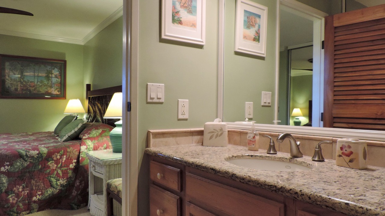 Photo of Bathroom in Poipu