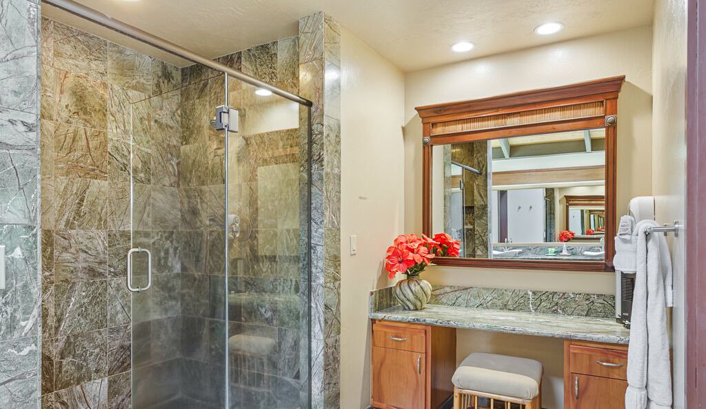 Photo of Bathroom in Keauhou