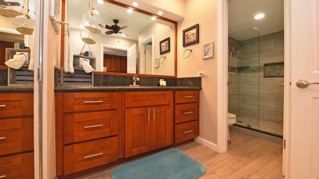 Photo of Bathroom in Kaanapali