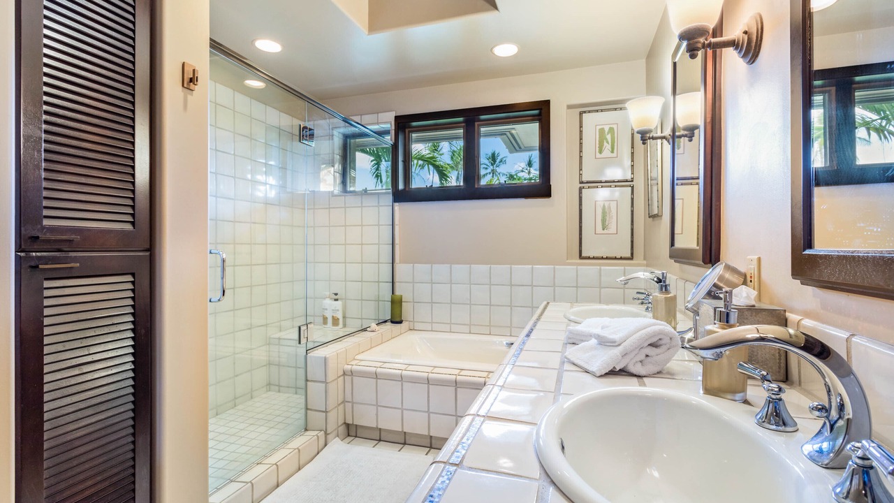 Photo of Bathroom in Kaupulehu