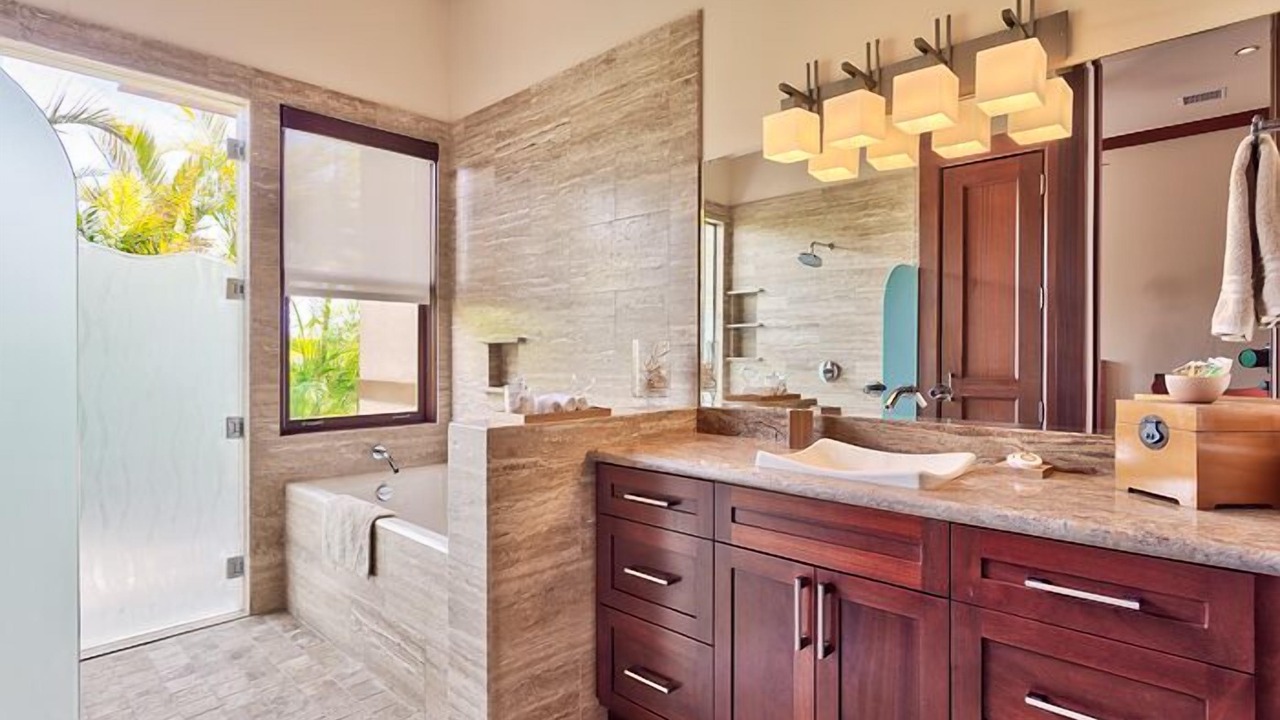 Photo of Bathroom in Waikoloa