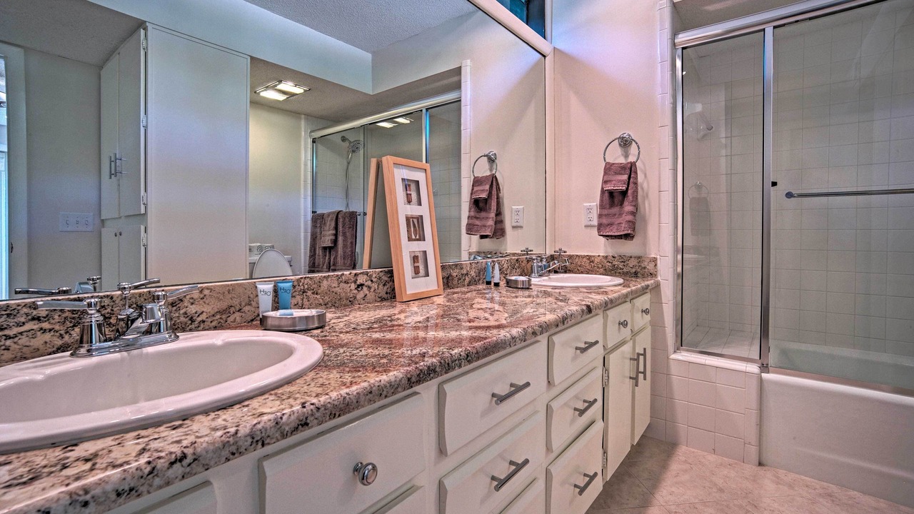 Photo of Bathroom in Shipyard Plantation