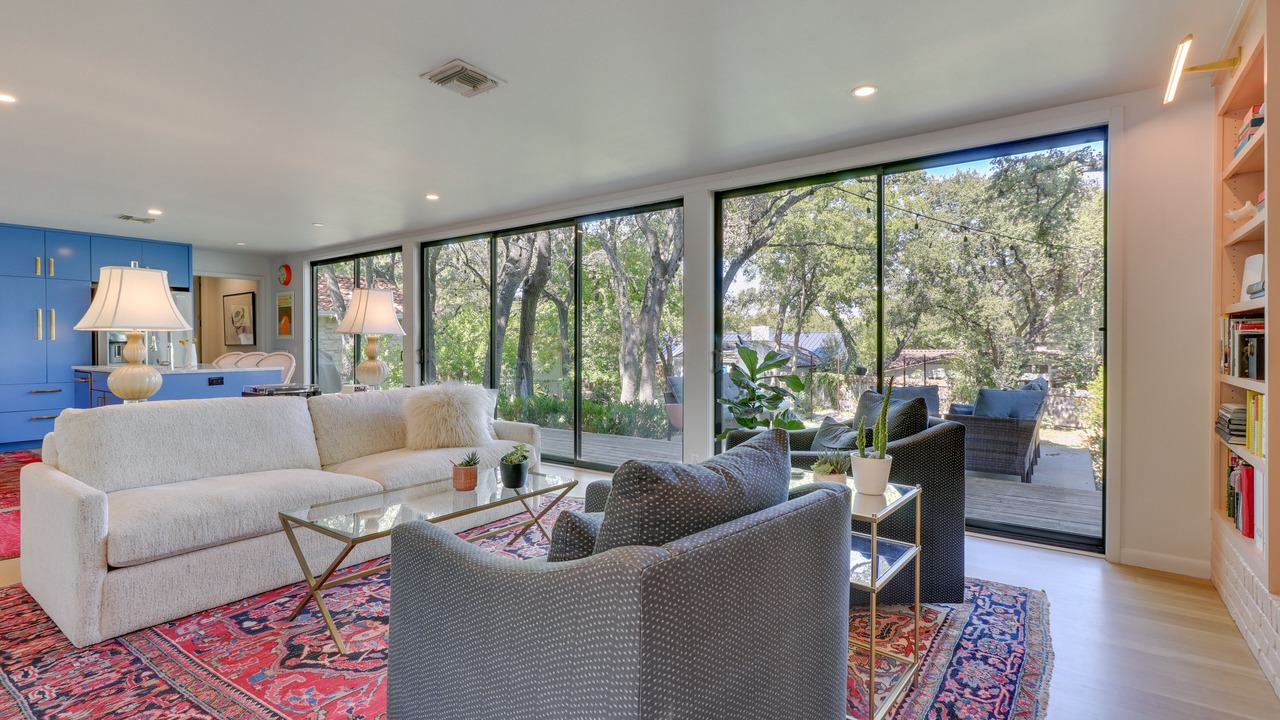 Photo of Livingroom in Barton Hills