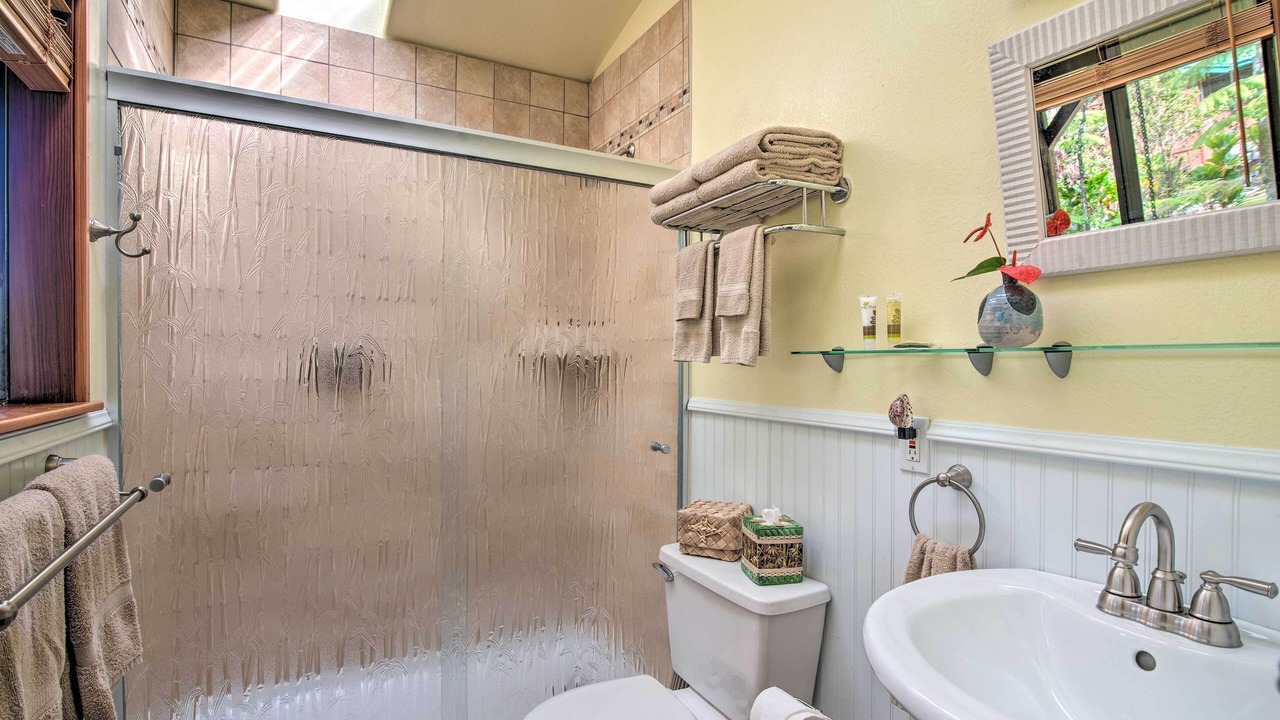 Photo of Bathroom in Royal Hawaiian Estates