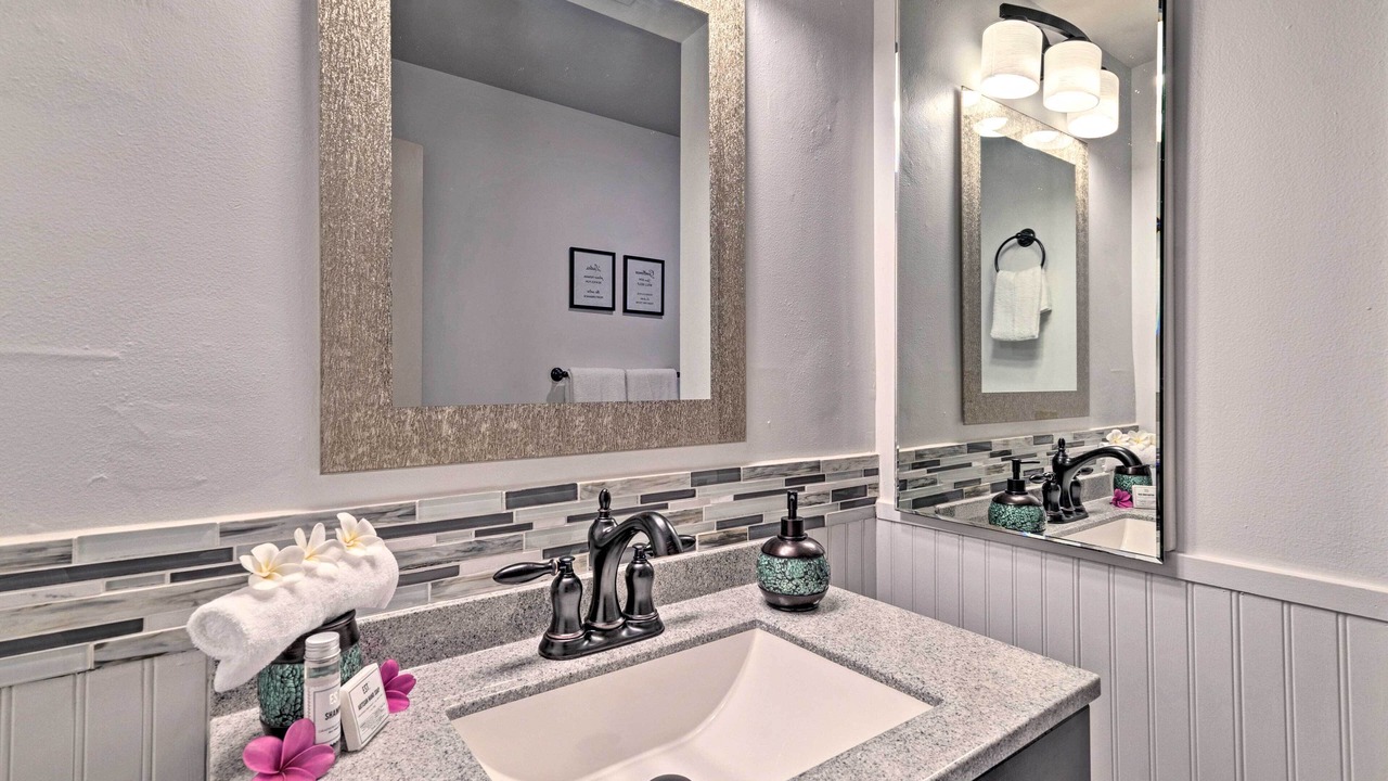 Photo of Bathroom in Historic Kailua Village